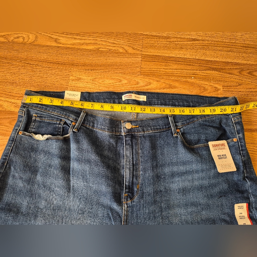 Levi's Mid-Rise Bootcut Women's Denim Jeans - Picture 9 of 10